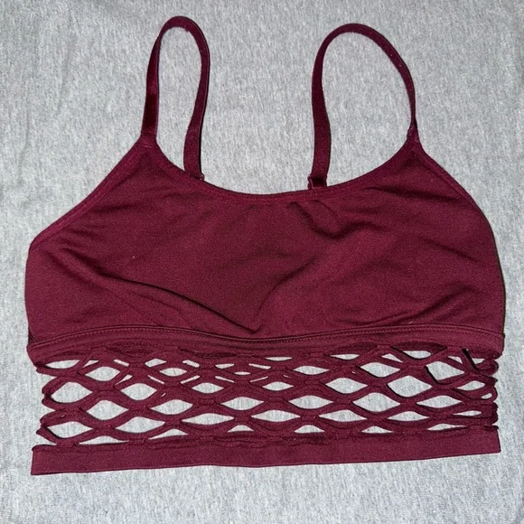 Victoria’s Secret Sports Bra w/ Mesh on Bottom •PreLoved 💕 - Super Cute! - Picture 1 of 3